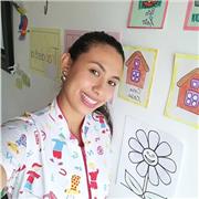 licenciada ofrece clases de las diferentes areas a niños y niñas de forma online